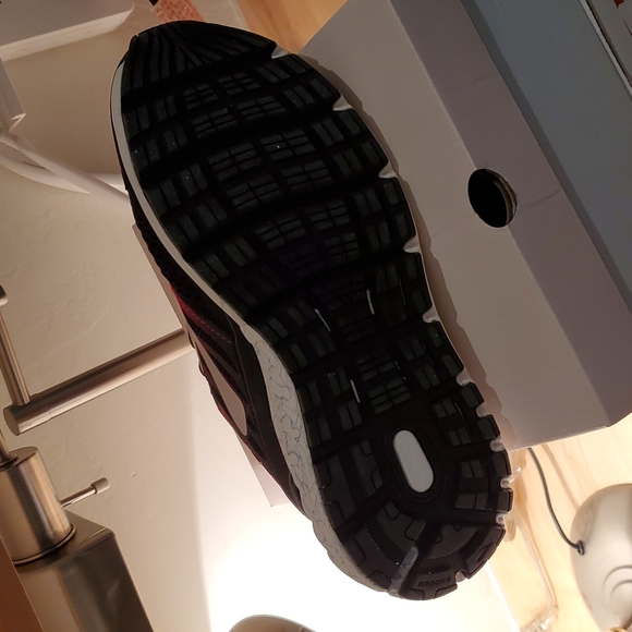 Brooks running shoes - Picture 2 of 5